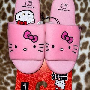 Hello Kitty slippers pink